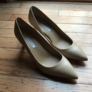 Nude pumps DVF